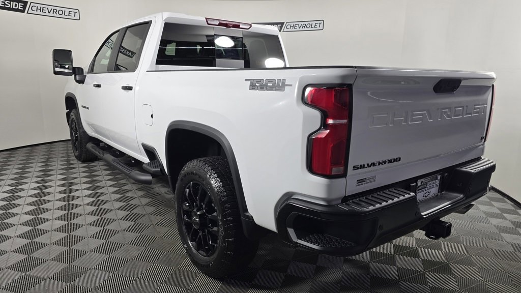 2026 Chevrolet Silverado 2500HD LT photo 3