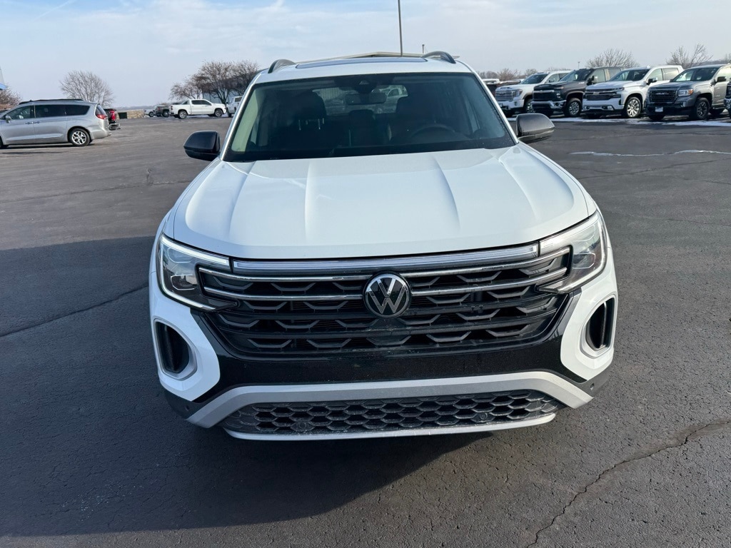 Used 2024 Volkswagen Atlas 2.0T Peak Edition SE w/Technology SUV