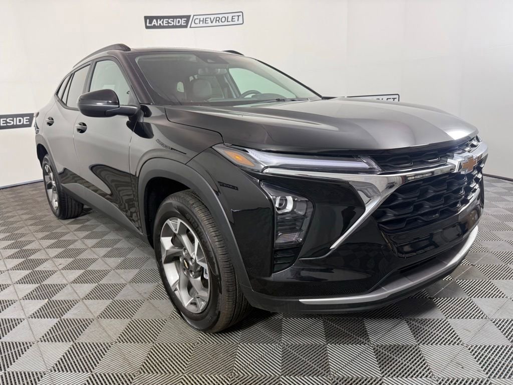 2026 Chevrolet Trax LT - Photo 8