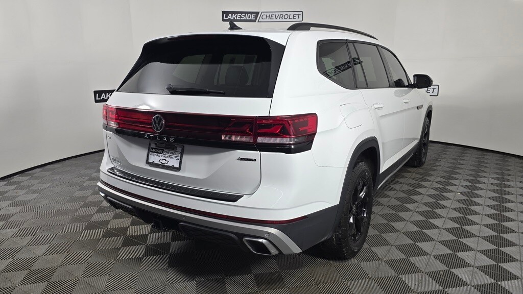 Used 2024 Volkswagen Atlas 2.0T Peak Edition SE w/Technology SUV