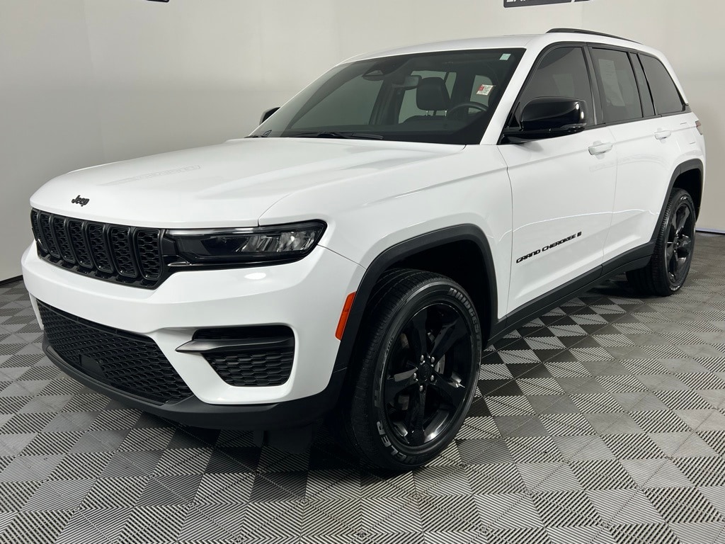 Used 2023 Jeep Grand Cherokee Altitude with VIN 1C4RJHAG7PC599289 for sale in Warsaw, IN