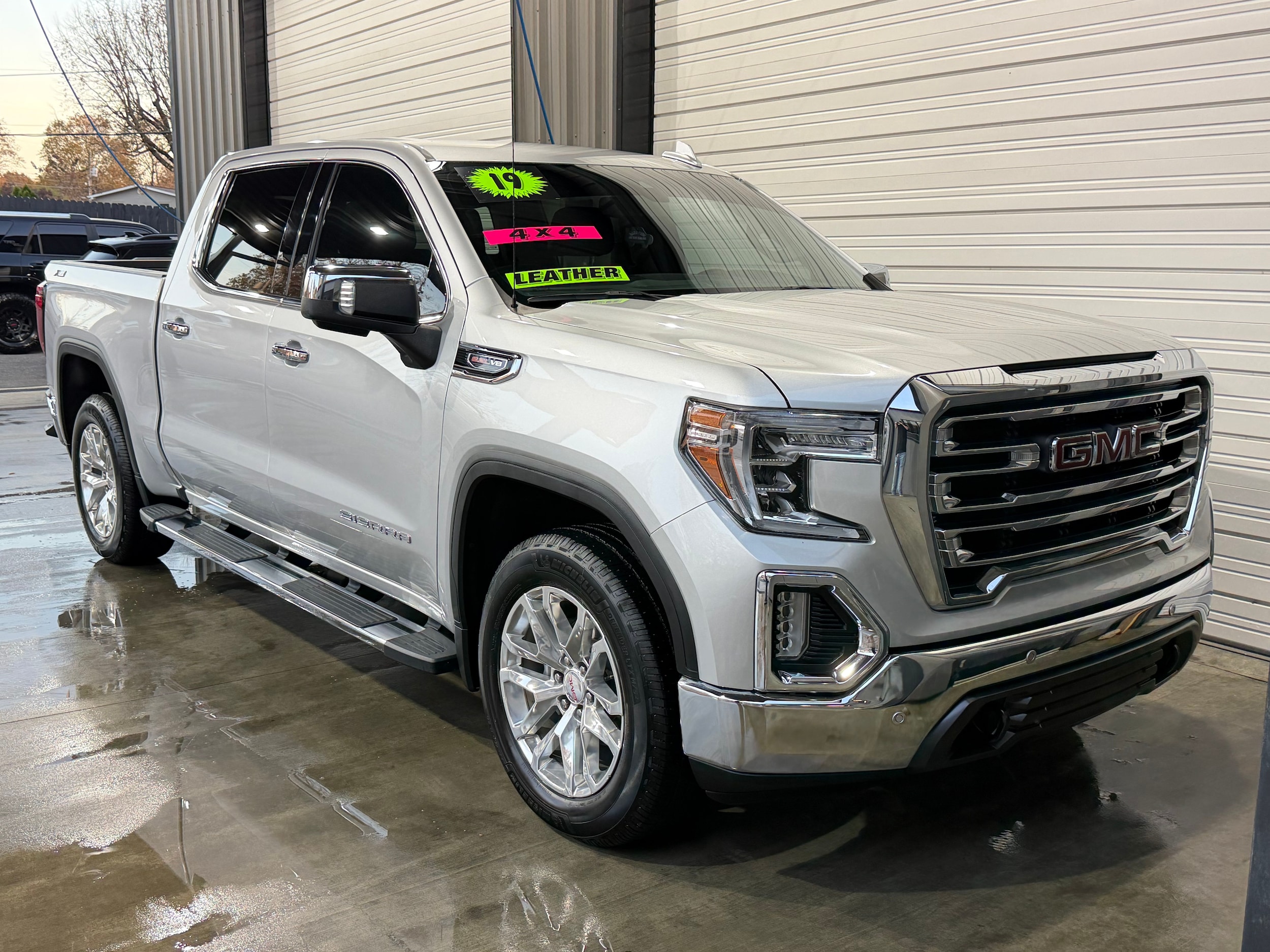 2019 GMC Sierra 1500 SLT's photo