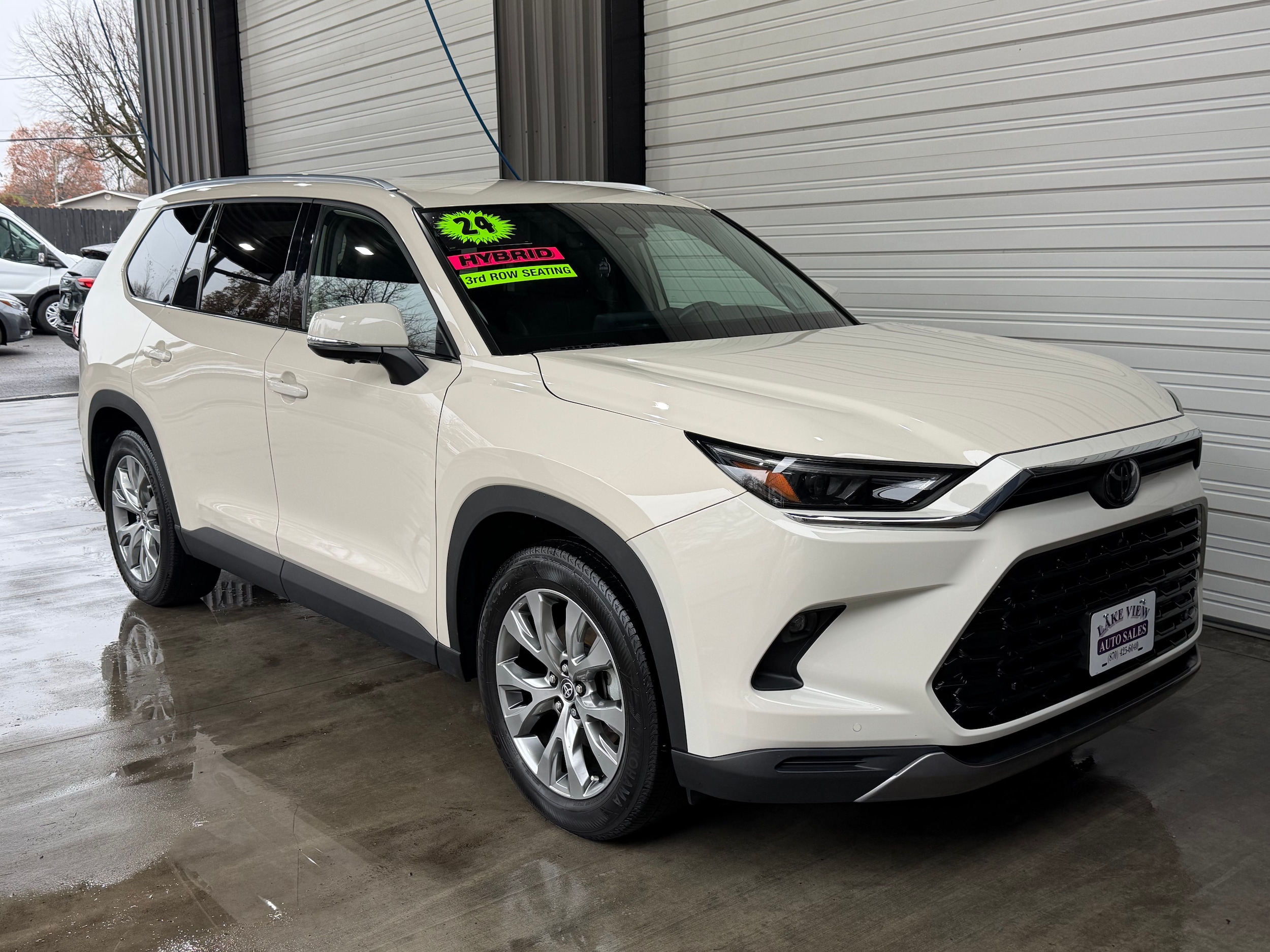 2024 Toyota Grand Highlander Limited's photo