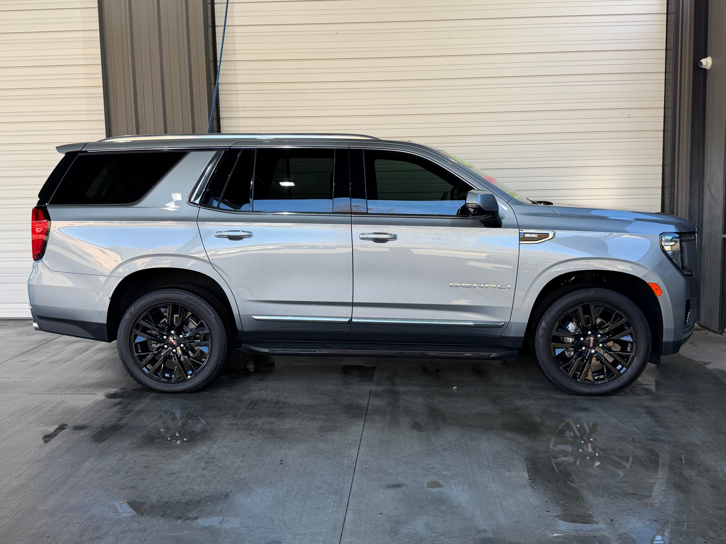 2024 Gmc Yukon Denali photo 2