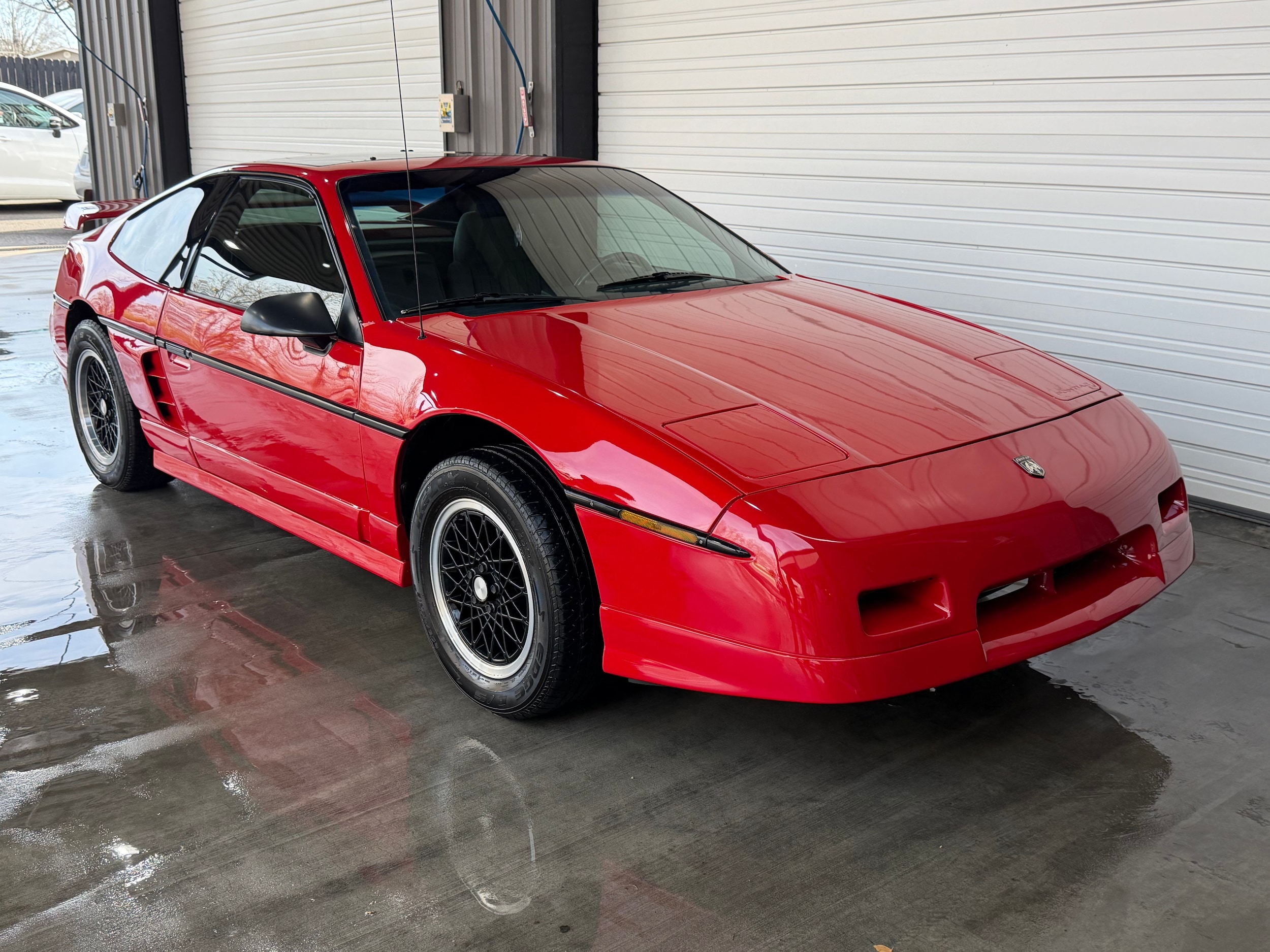 1988 Pontiac Fiero's photo