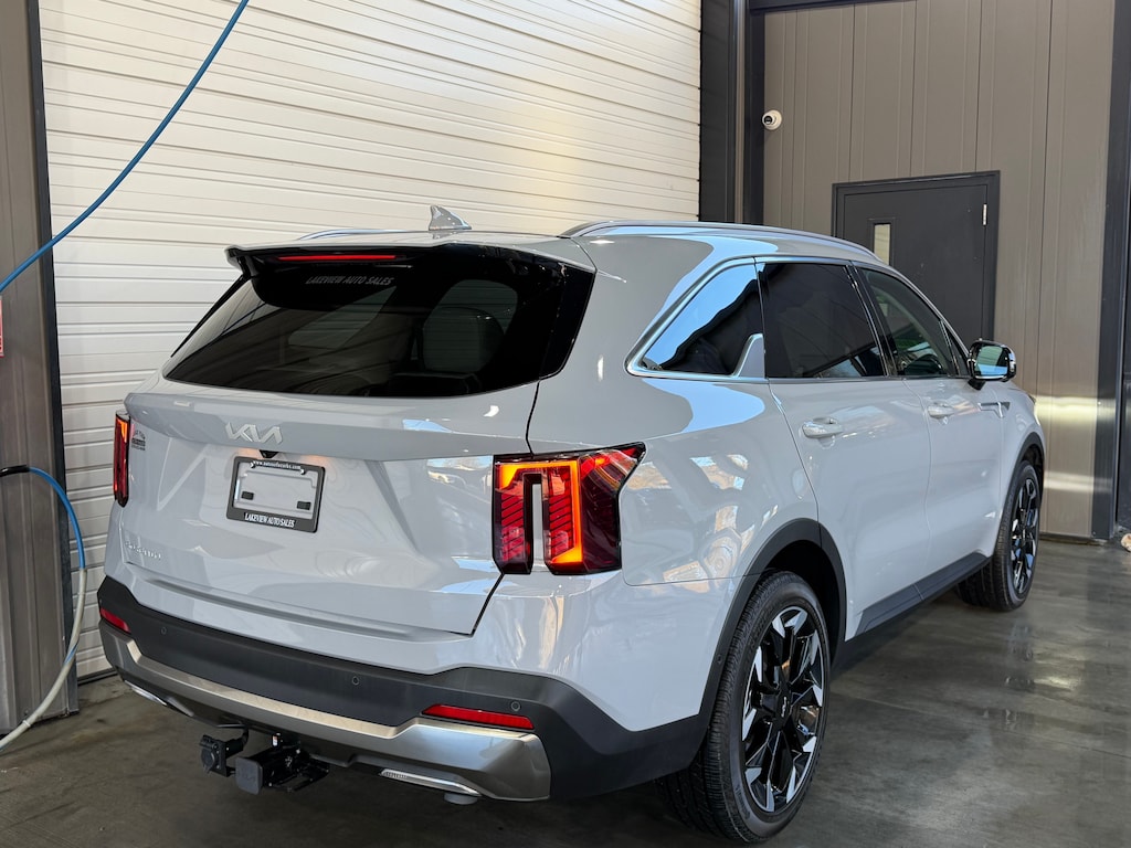 Used 2025 Kia Sorento SX SUV