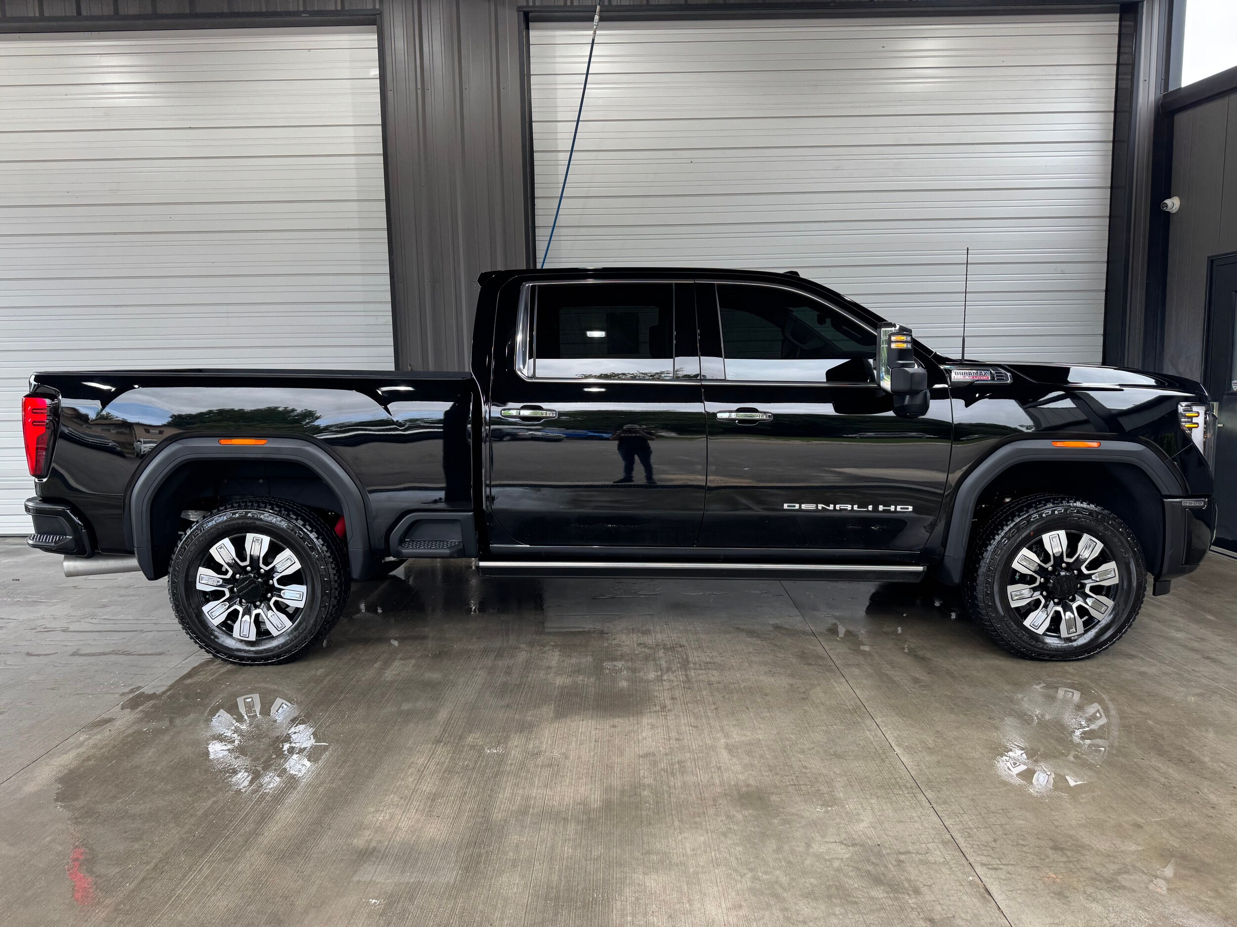 2024 Gmc Sierra 2500 HD Denali photo 2
