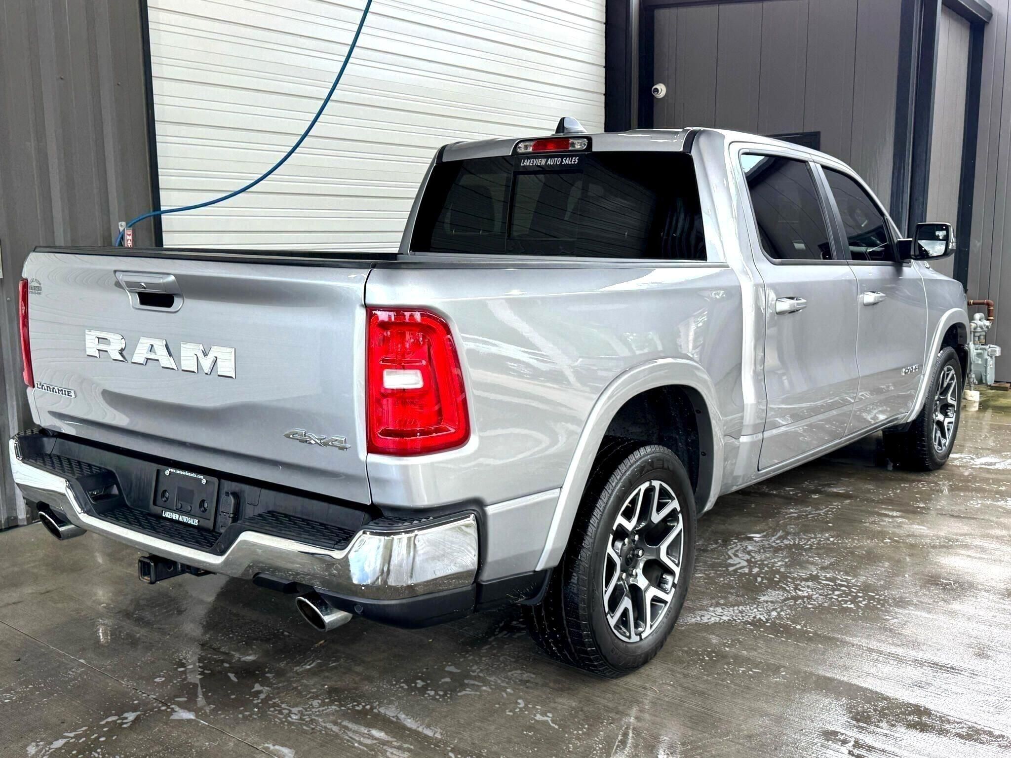 2025 Ram 1500 Laramie photo 3