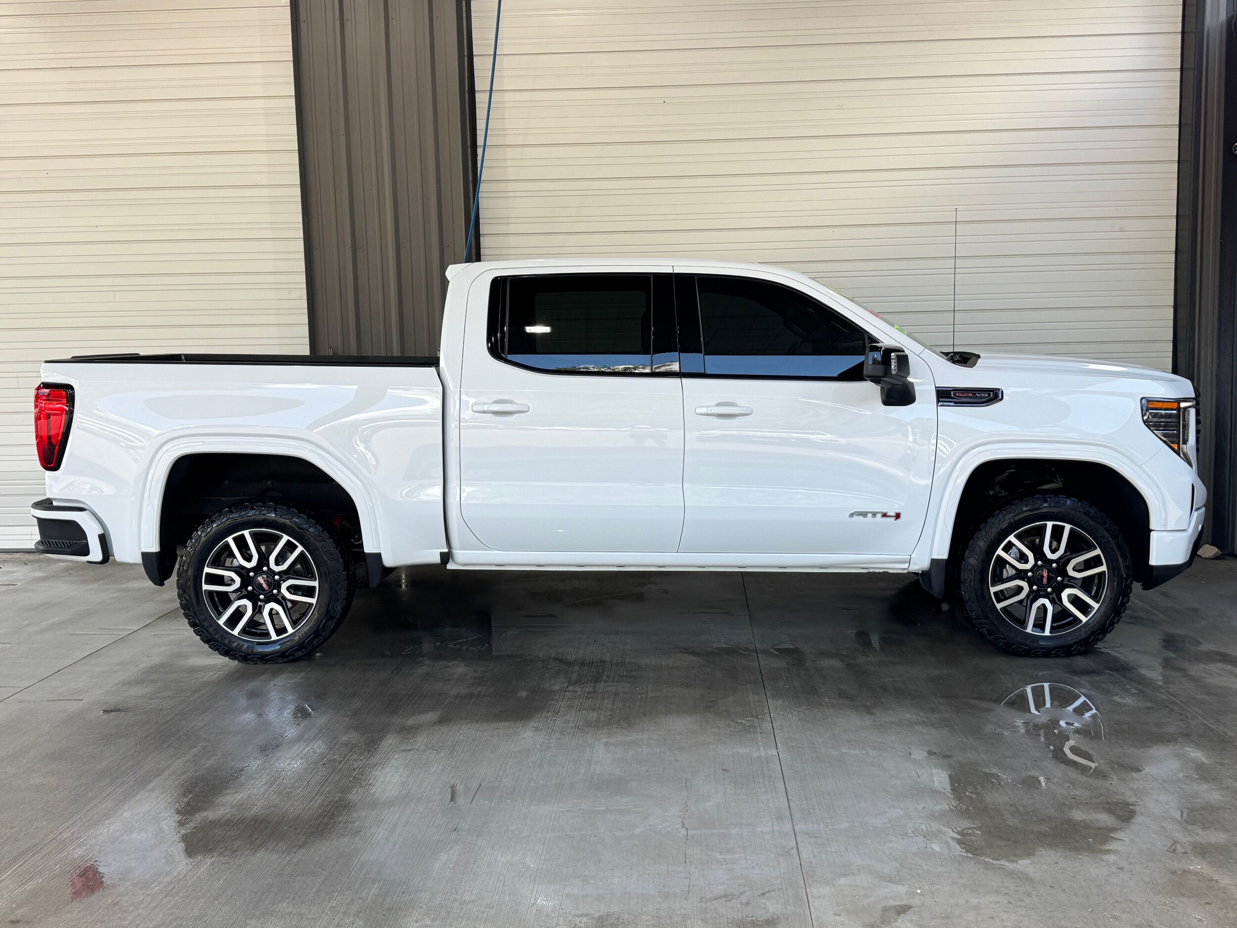 2024 Gmc Sierra 1500 AT4 photo 2
