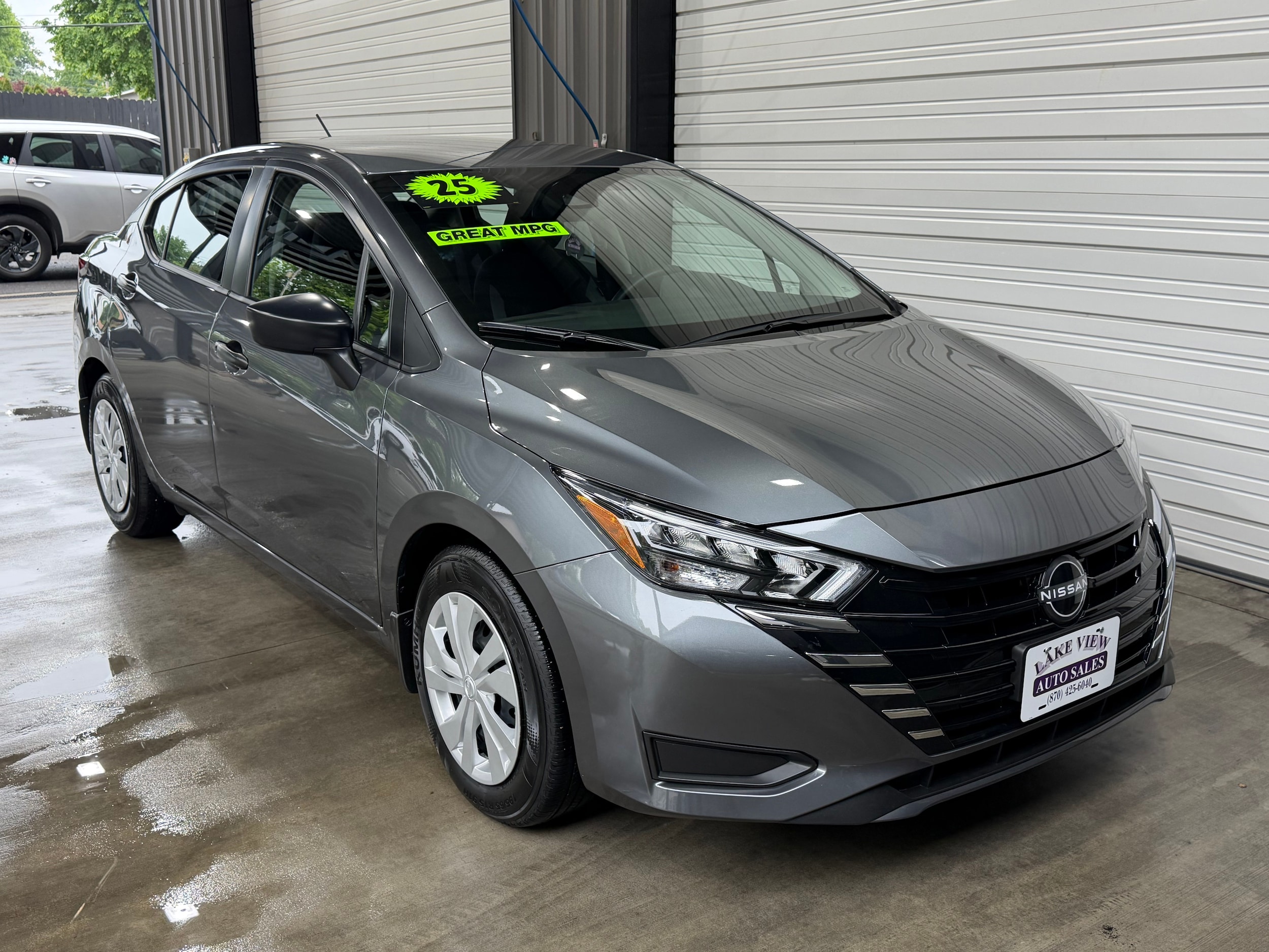 2025 Nissan Versa 1.6 S CVT's photo