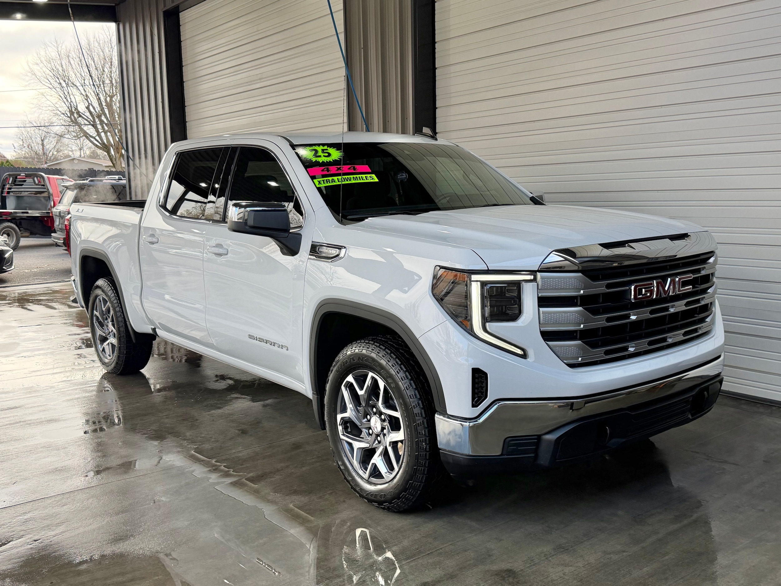 2025 GMC Sierra 1500 SLE's photo