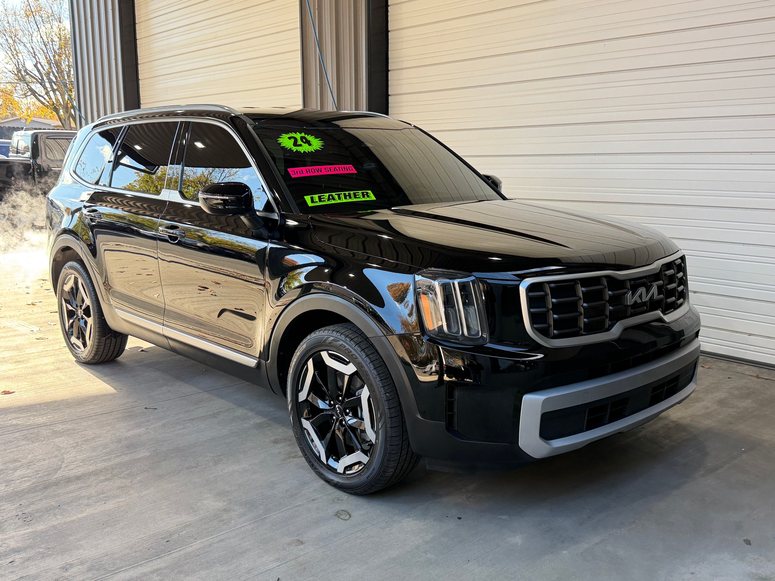 2024 Kia Telluride S's photo