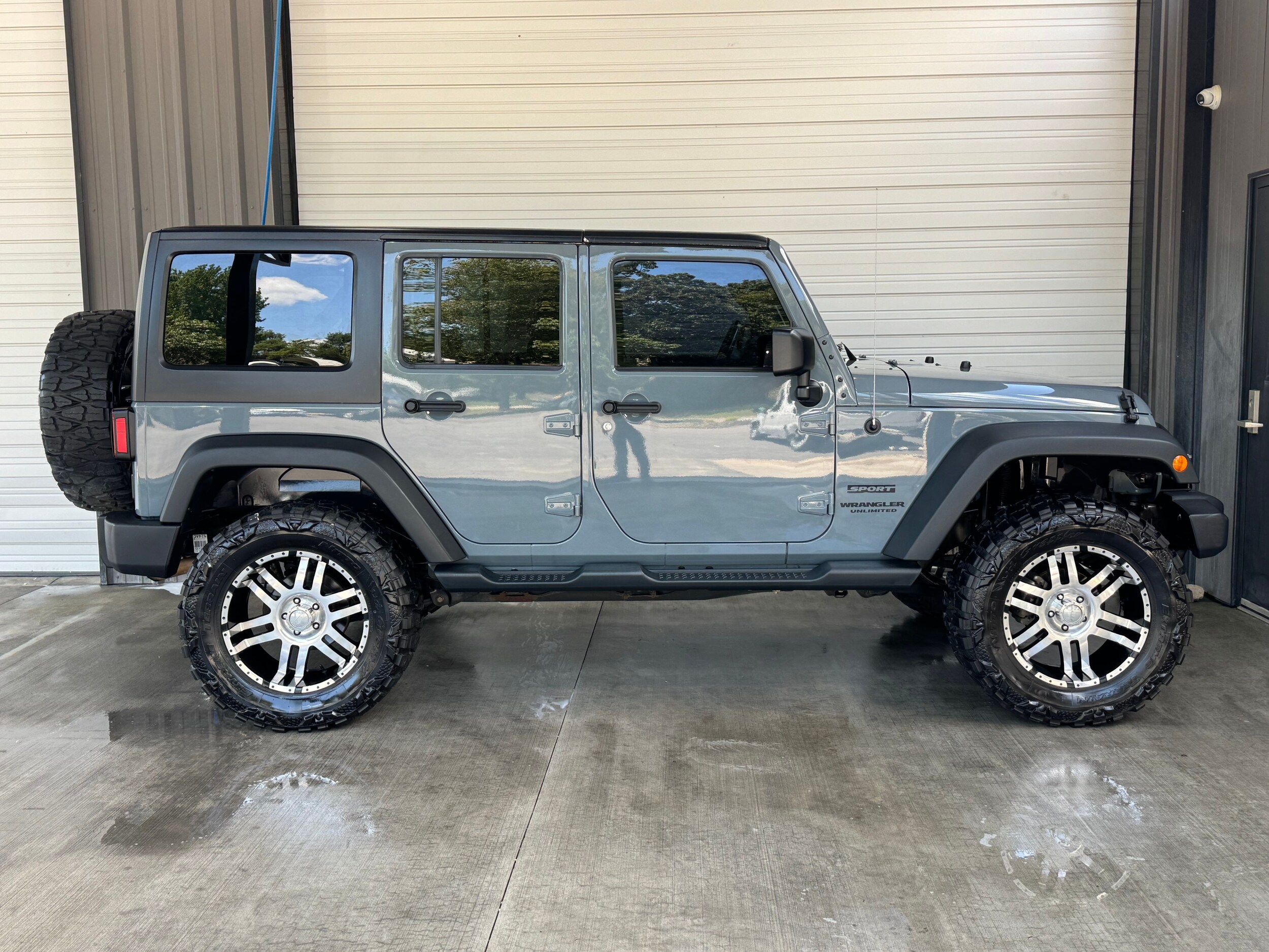 2014 Jeep Wrangler Unlimited Sport photo 2
