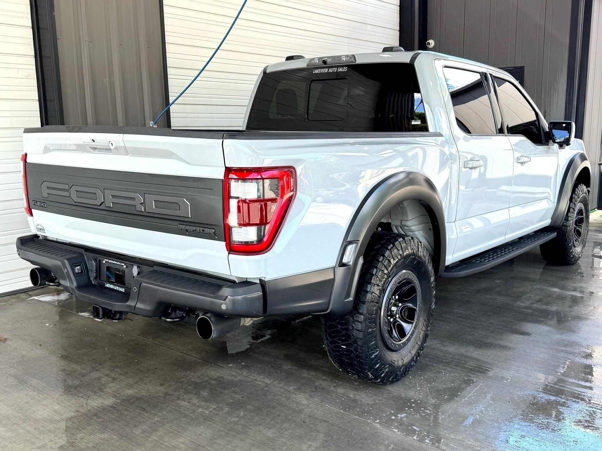 2023 Ford F-150 Raptor photo 3