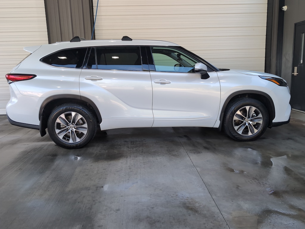 Used 2022 Toyota Highlander XLE SUV