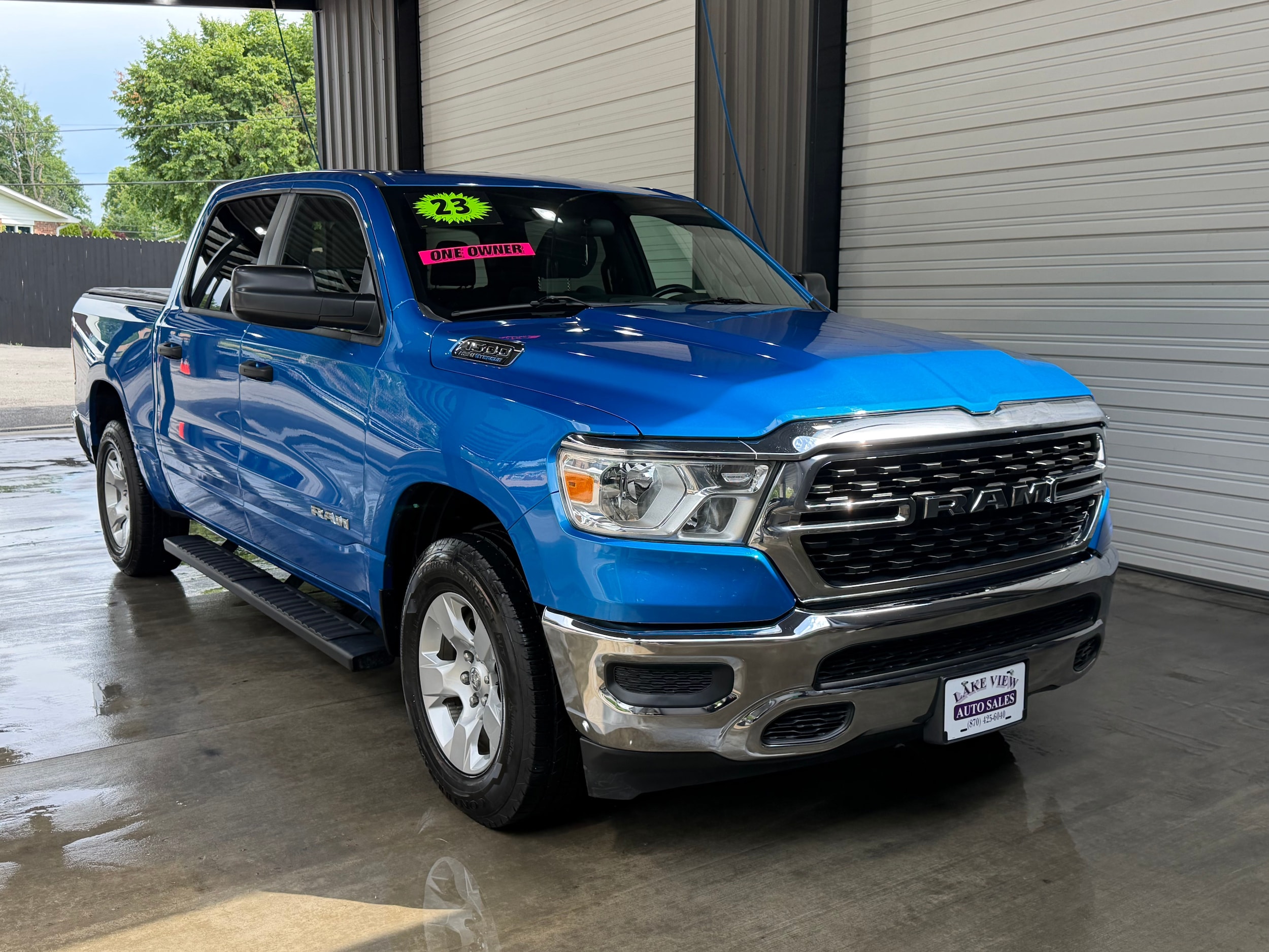 2023 RAM 1500 Big Horn/Lone Star 4x4 Crew Cab 5'7's photo