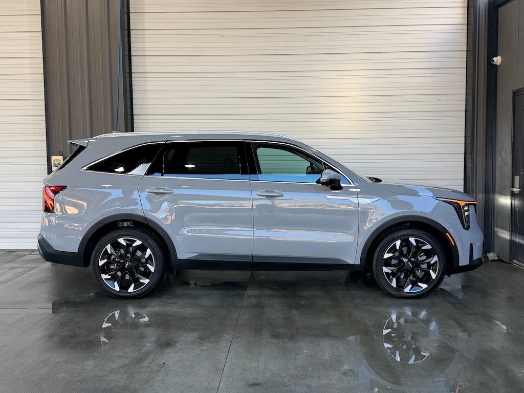 Used 2025 Kia Sorento SX SUV