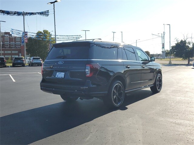 2022 Ford Expedition MAX Limited photo 3