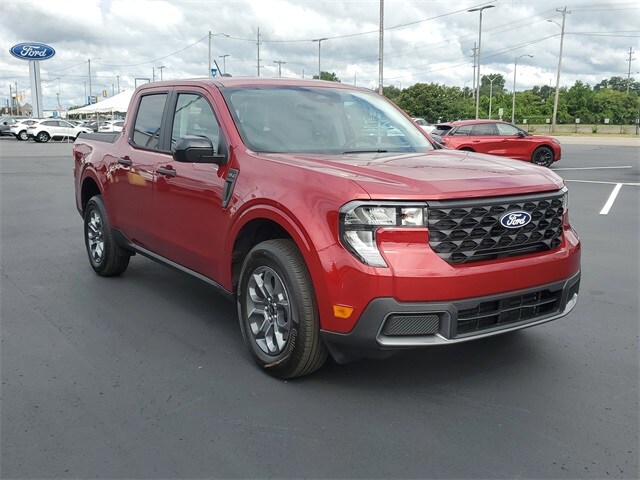 2025 Ford Maverick XLT photo 2