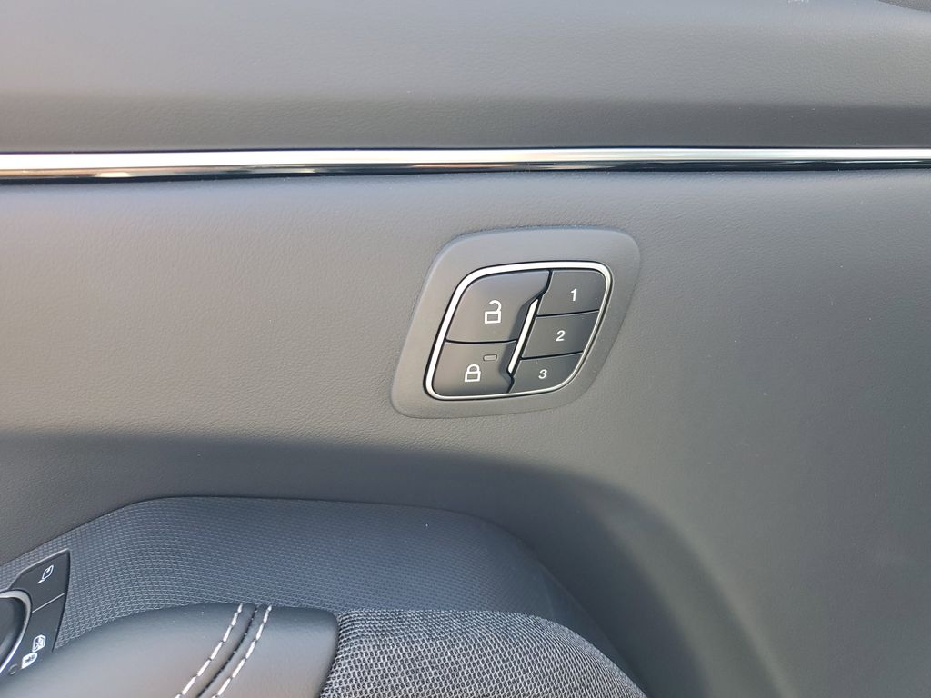 2025 Ford Mustang Mach-E Premium - Photo 9