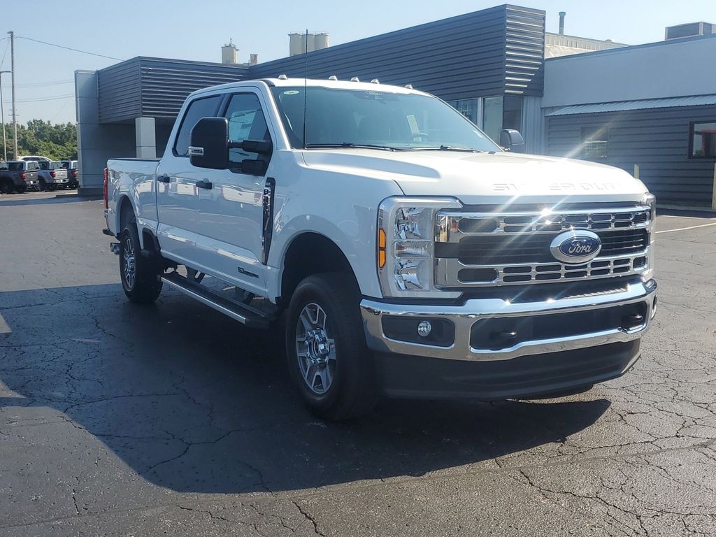 New 2025 Ford F-250 XLT Crew Cab