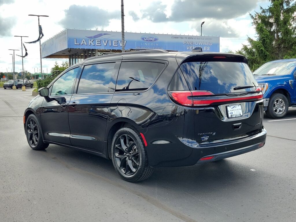Used 2025 Chrysler Pacifica Limited Passenger Van