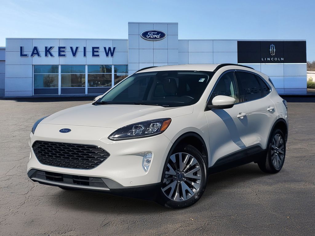 2022 Ford Escape Titanium's photo