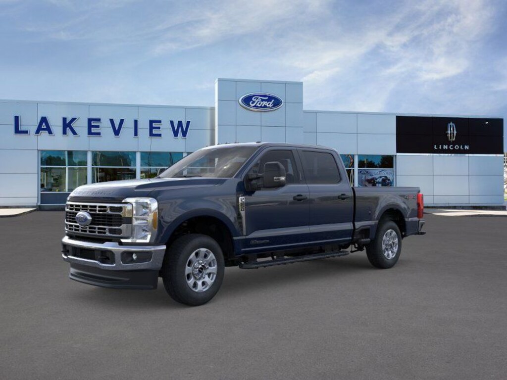New 2025 Ford F-250 XLT Crew Cab
