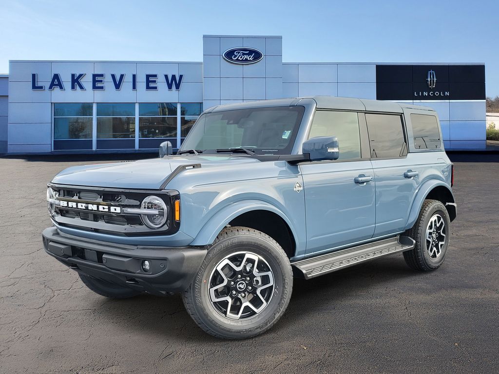 2025 Ford Bronco 4-Door Outer Banks's photo