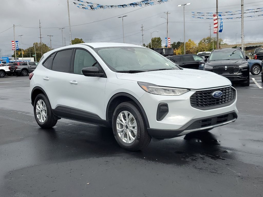 2026 Ford Escape Active photo 2