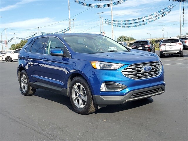 2022 Ford Edge SEL photo 2