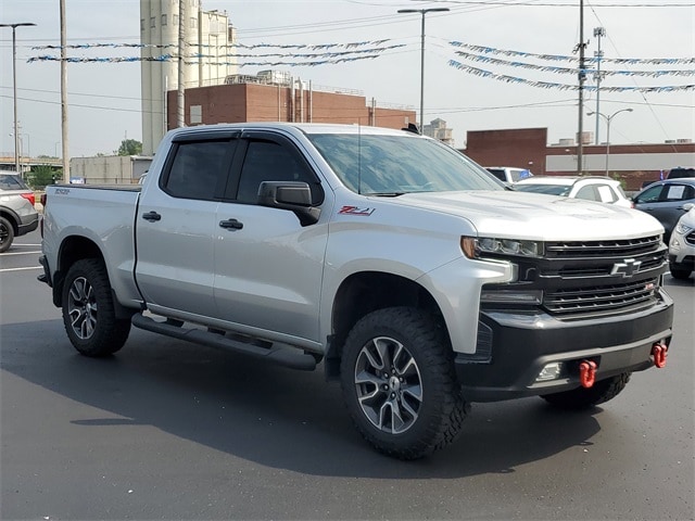 Used 2021 Chevrolet Silverado 1500 LT Trail Boss with VIN 3GCPYFED4MG384839 for sale in Battle Creek, MI