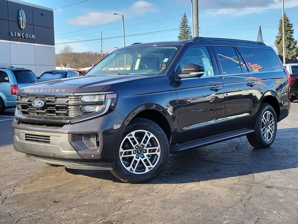 2025 Ford Expedition Active's photo