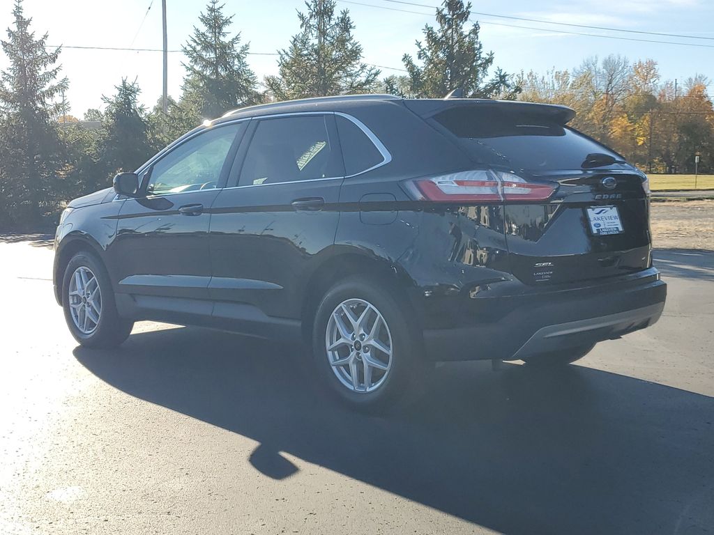 2024 Ford Edge SEL photo 4