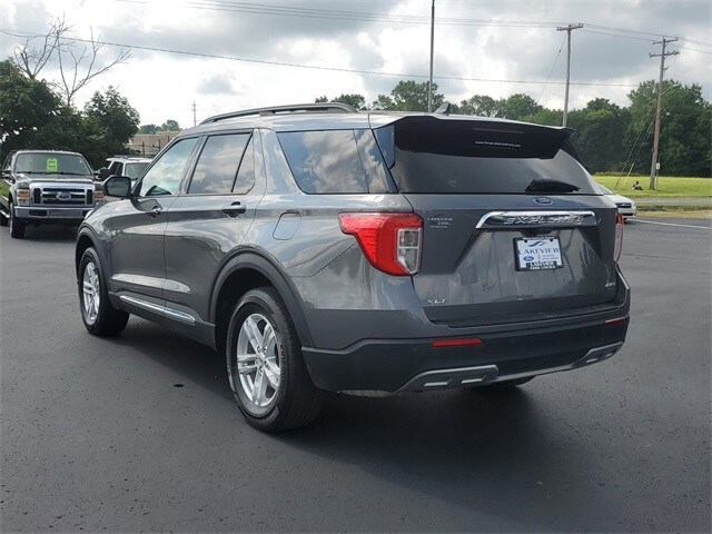 2023 Ford Explorer XLT photo 3