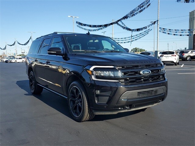 2022 Ford Expedition MAX Limited photo 2