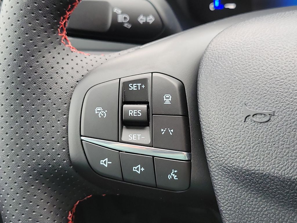 2026 Ford Escape ST-Line - Photo 13