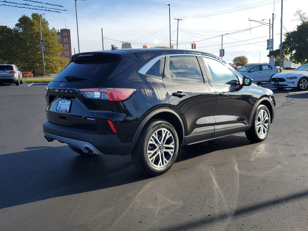 2022 Ford Escape SEL photo 2