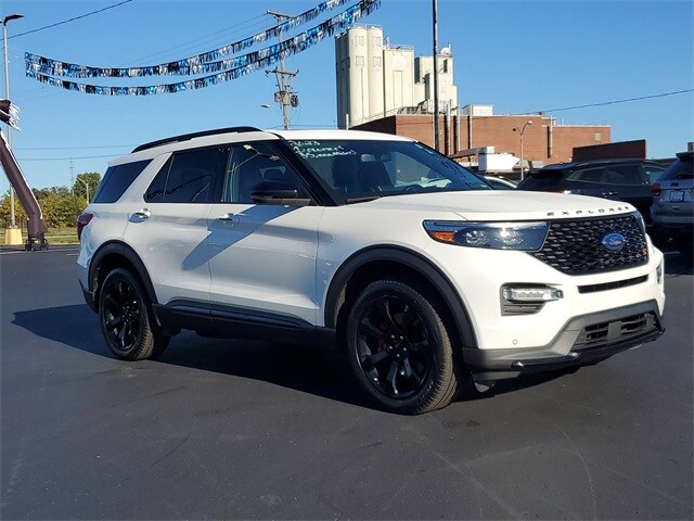 2023 Ford Explorer ST photo 2