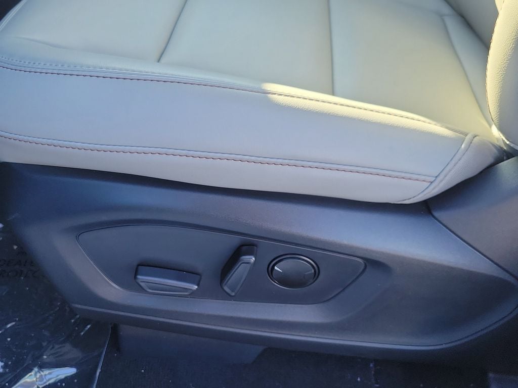 2026 Ford Explorer Active - Photo 8