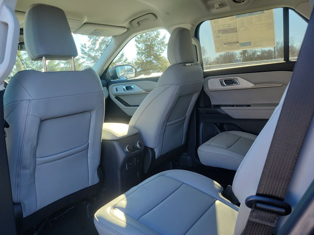 2026 Ford Explorer Active - Photo 21