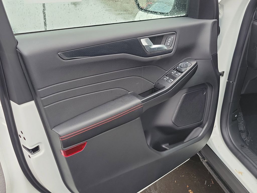 2026 Ford Escape ST-Line - Photo 6