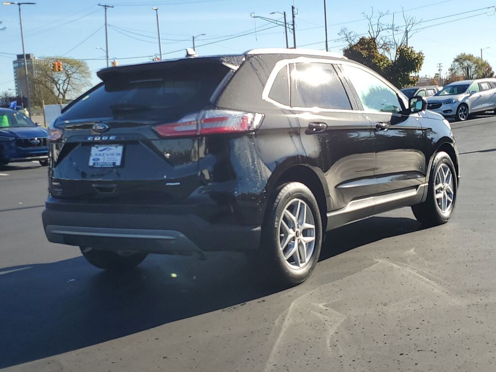 Used 2024 Ford Edge SEL Sport Utility
