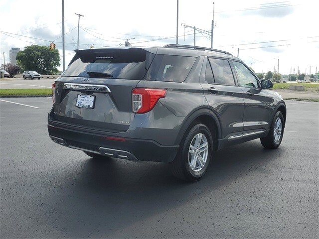 2023 Ford Explorer XLT photo 2