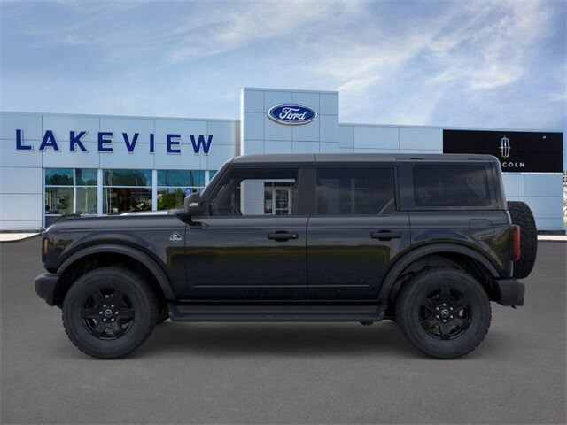 2025 Ford Bronco Outer Banks photo 2