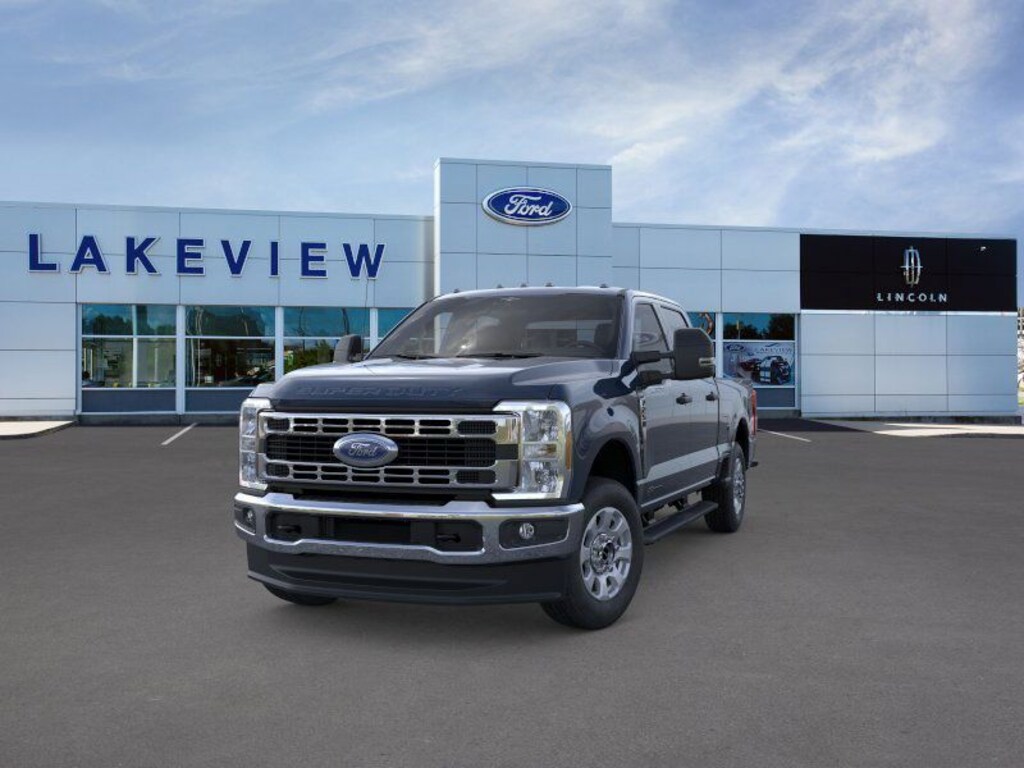 New 2025 Ford F-250 XLT Crew Cab