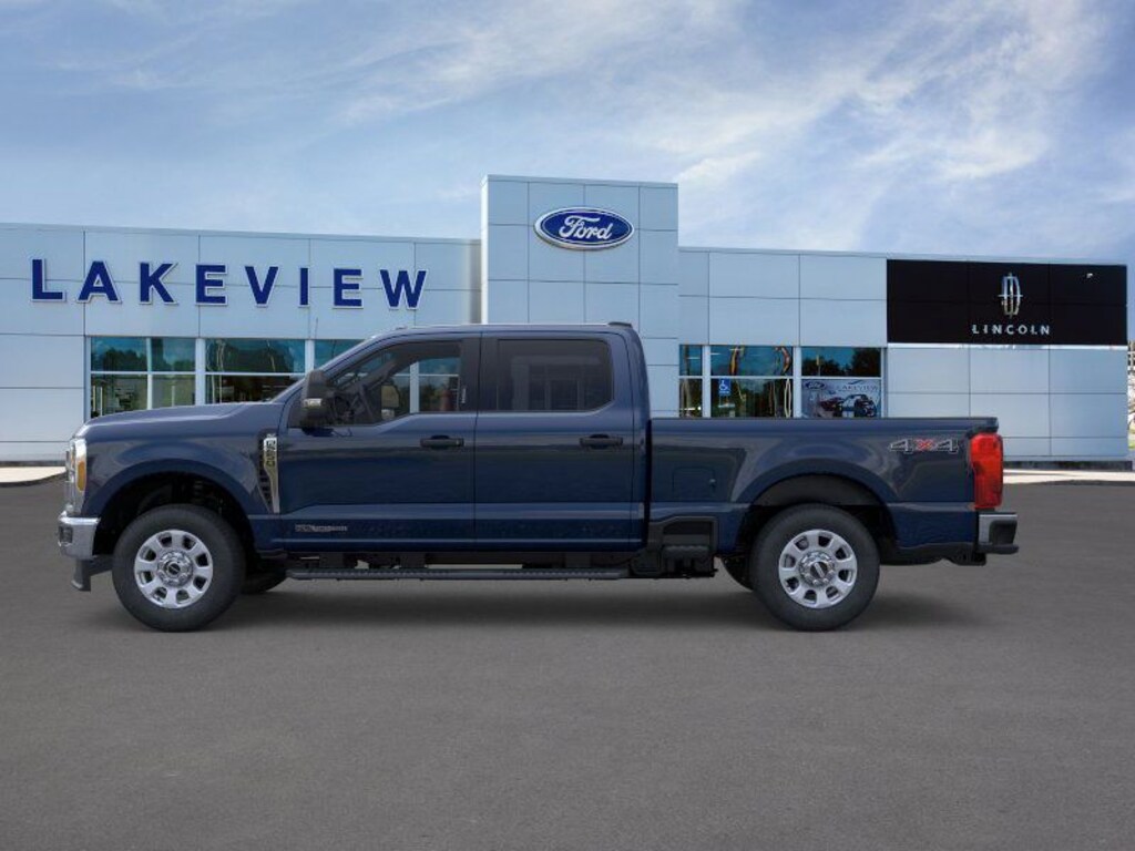 New 2025 Ford F-250 XLT Crew Cab