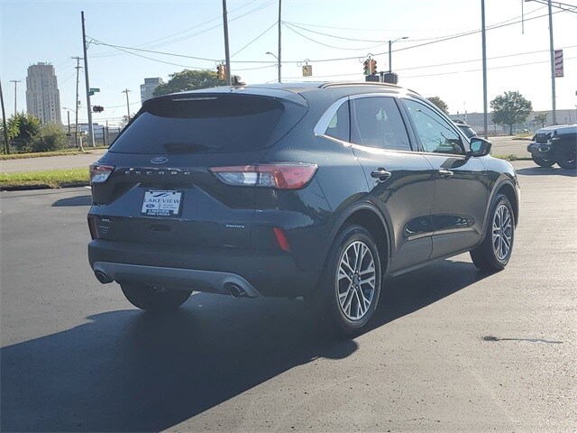 2022 Ford Escape SEL photo 3