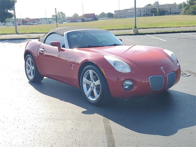 2006 Pontiac Solstice Base Convertible photo 2
