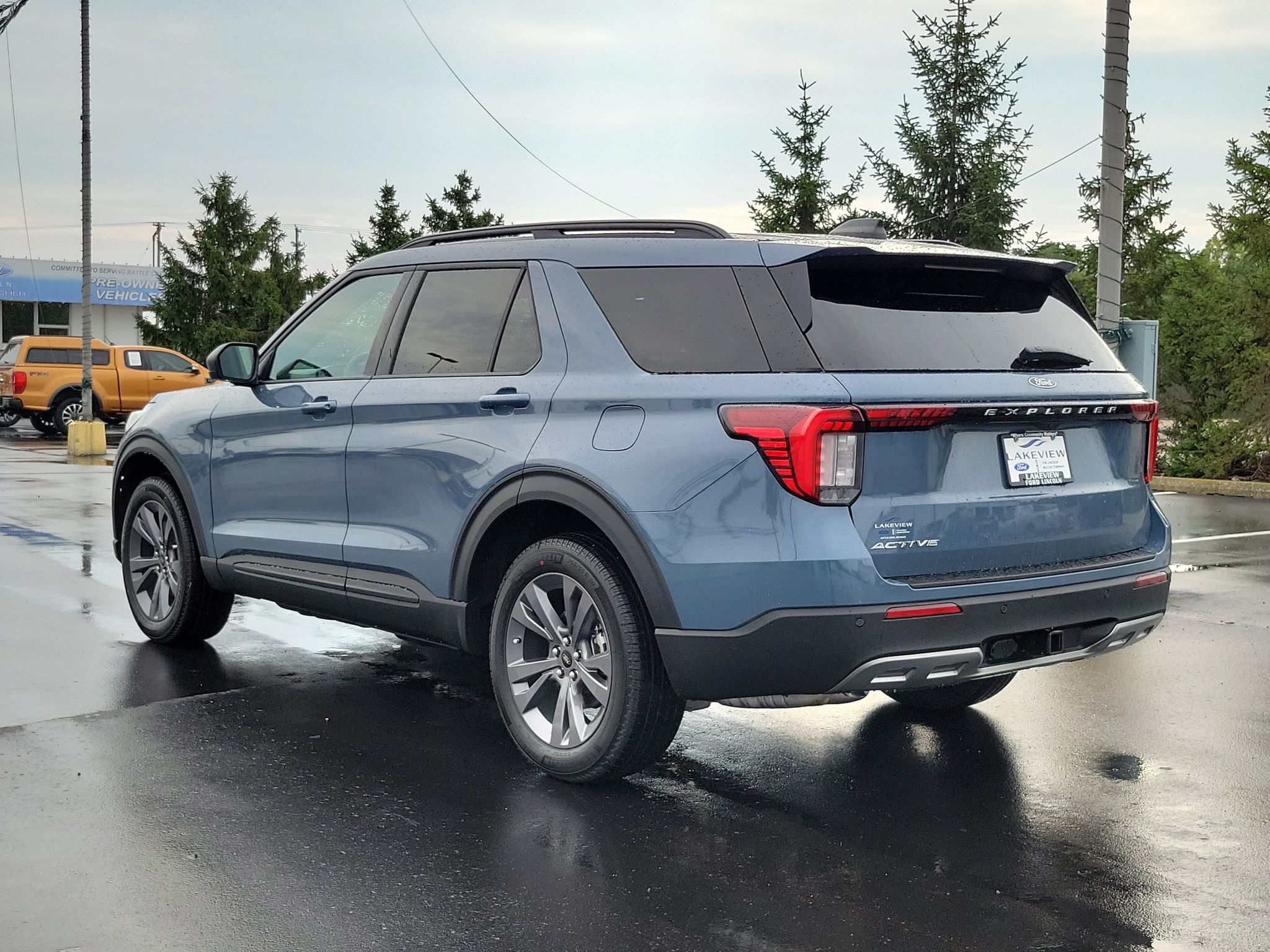 New 2027 Ford Explorer Active w/200A Pkg Sport Utility